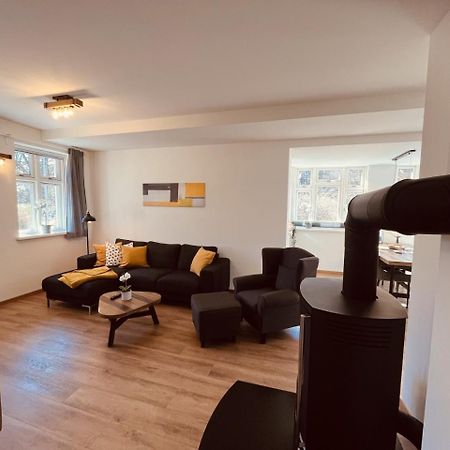 Friesia Urlaub Unterm Reetdach Fuer 4 Pers Terrasse Garten 2 Sz Born Esterno foto